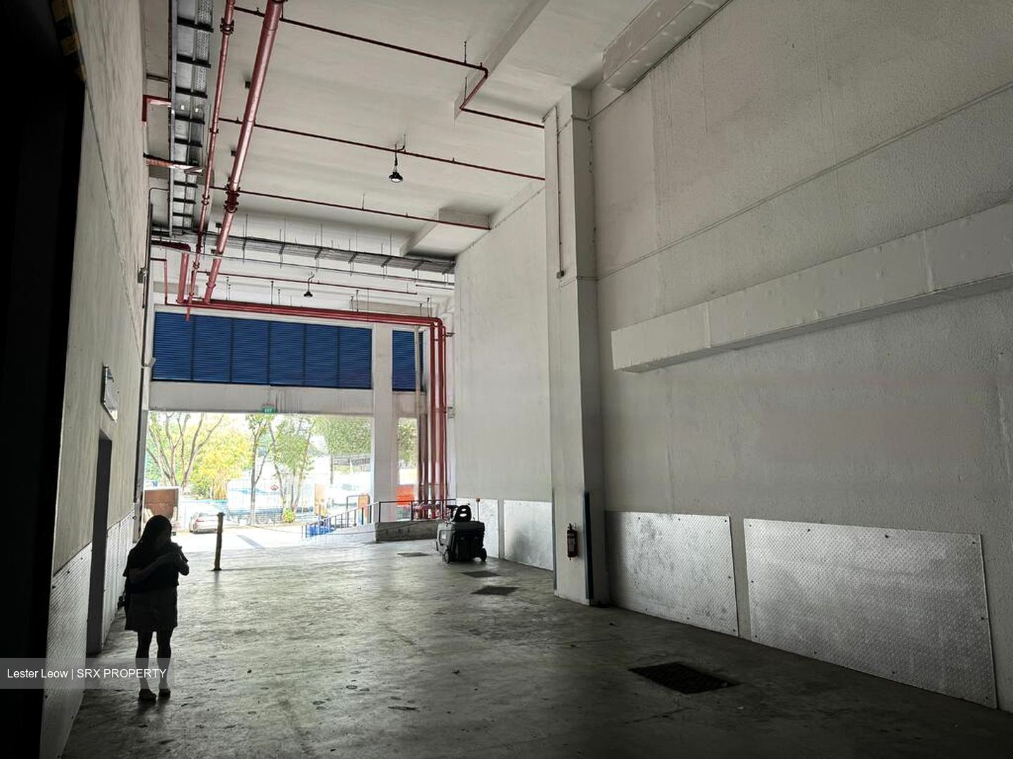 Moreton Logistics Centre (D5), Warehouse #485018041